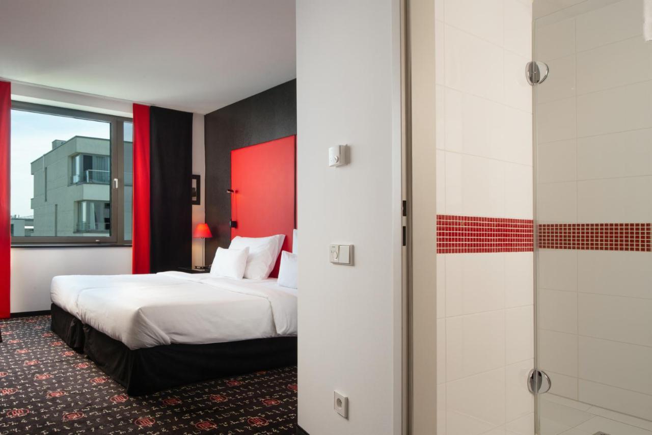 Orea Hotel Angelo Praha Exteriör bild
