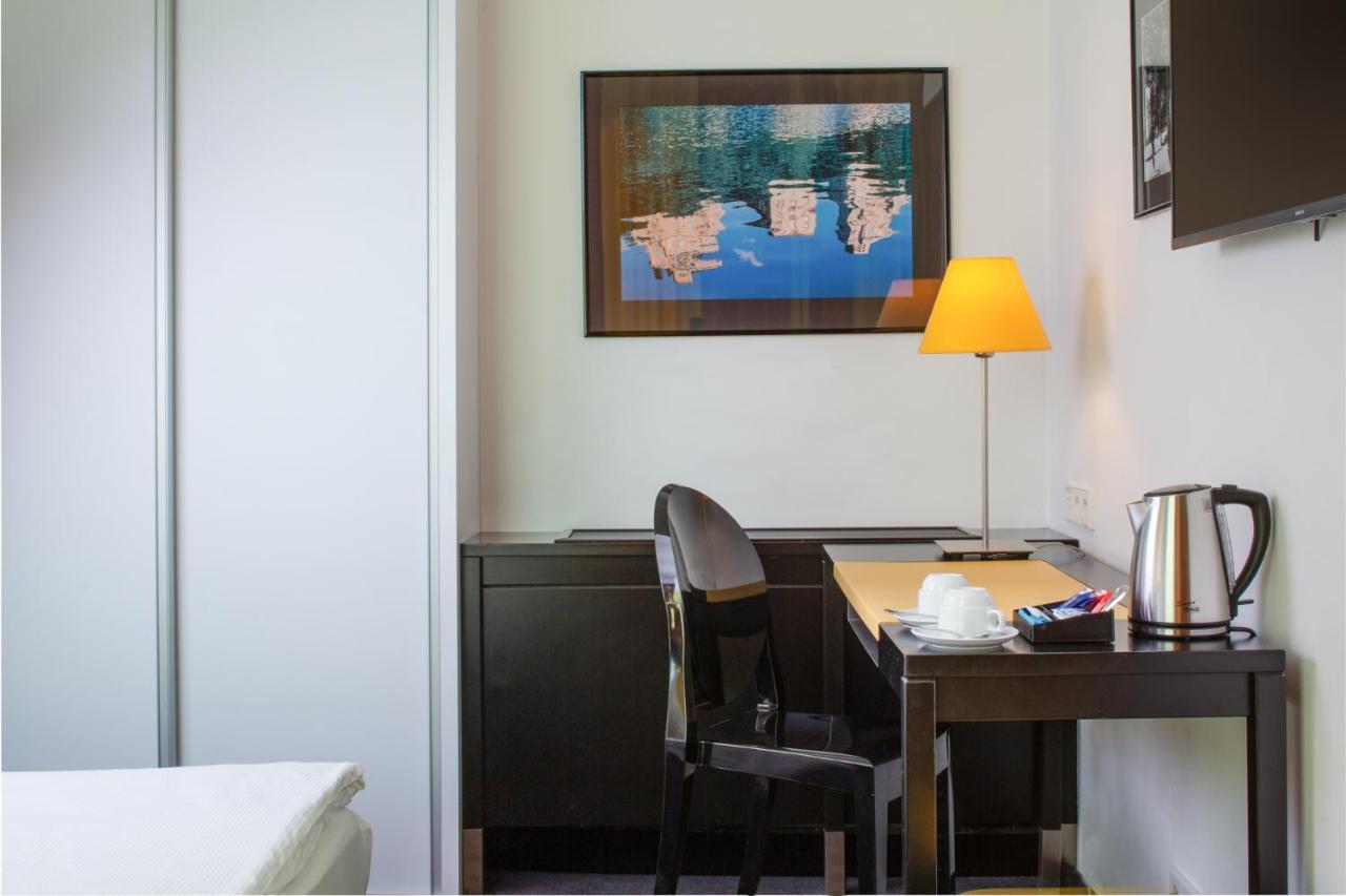 Orea Hotel Angelo Praha Exteriör bild
