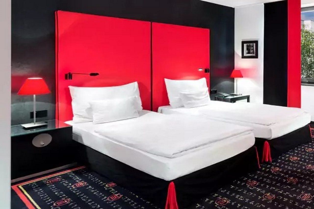 Orea Hotel Angelo Praha Exteriör bild