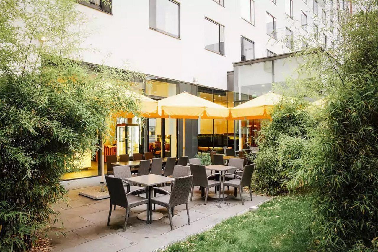 Orea Hotel Angelo Praha Exteriör bild